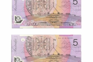 2002 $5 MacFarlane-Henry first/last prefix pair - Uncirculated
