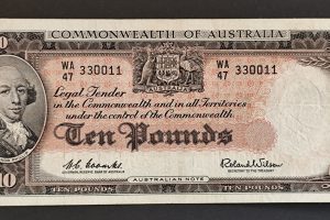 Australia c1960 QEII Ten Pounds Coombs/Wilson good Very Fine